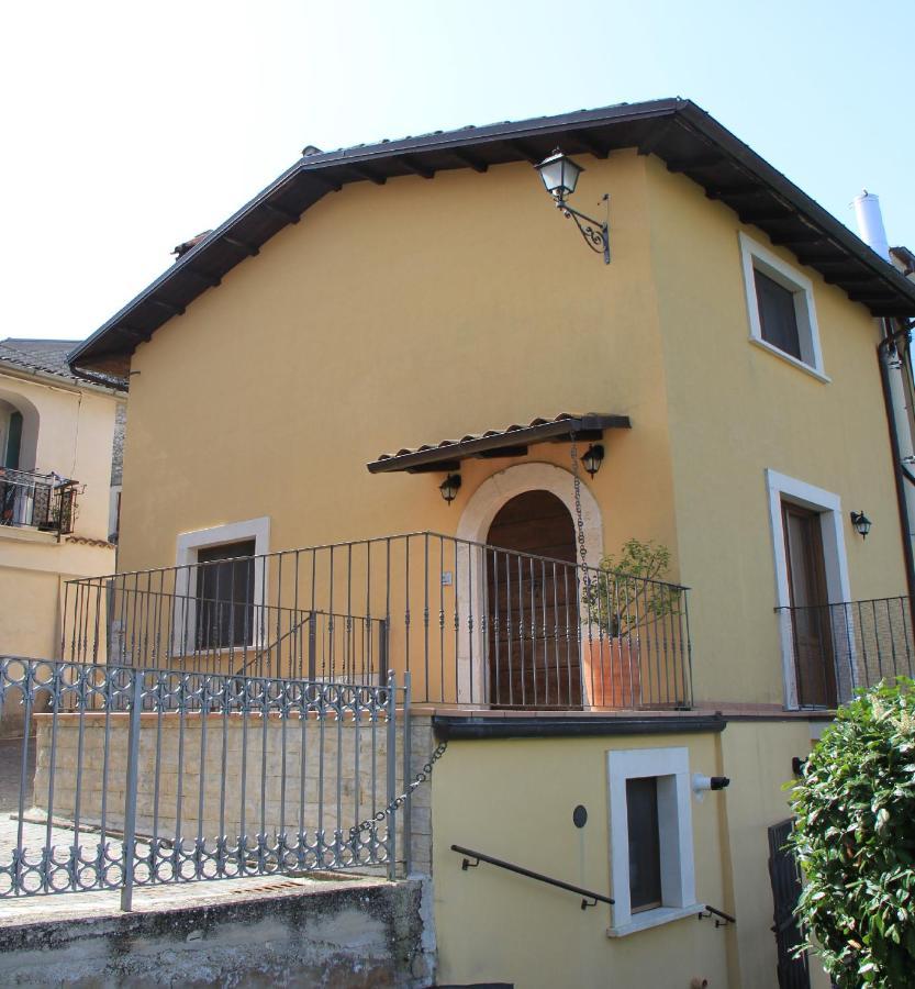 Il Pagliarello Di Villa San Giovanni San Demetrio ne' Vestini Luaran gambar